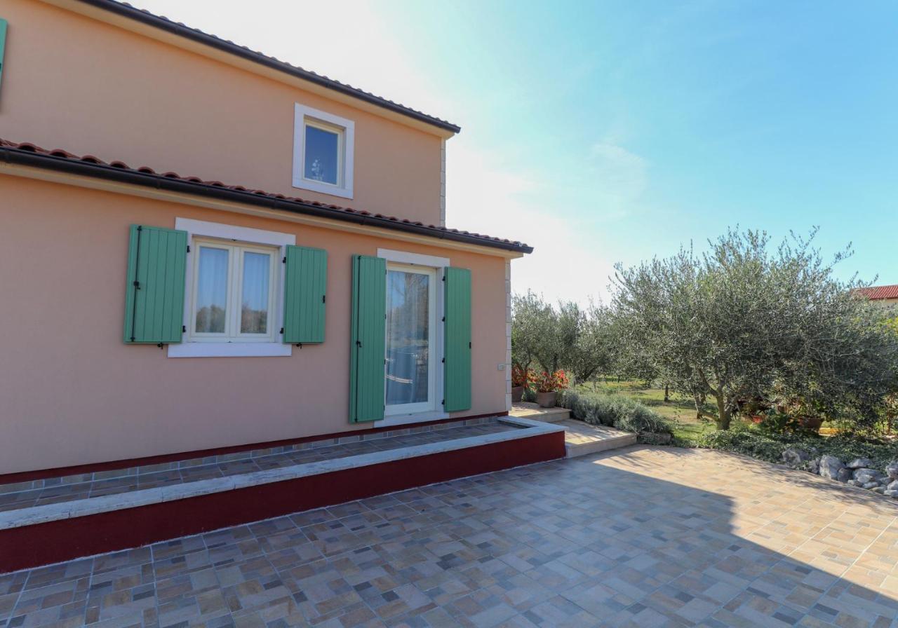 Sveti Lovreč Pazenatički Villa Nona Marija מראה חיצוני תמונה