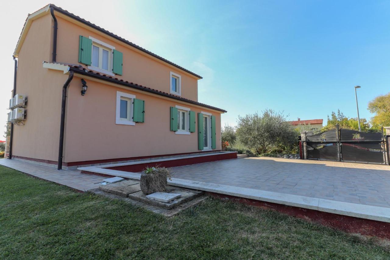 Sveti Lovreč Pazenatički Villa Nona Marija מראה חיצוני תמונה